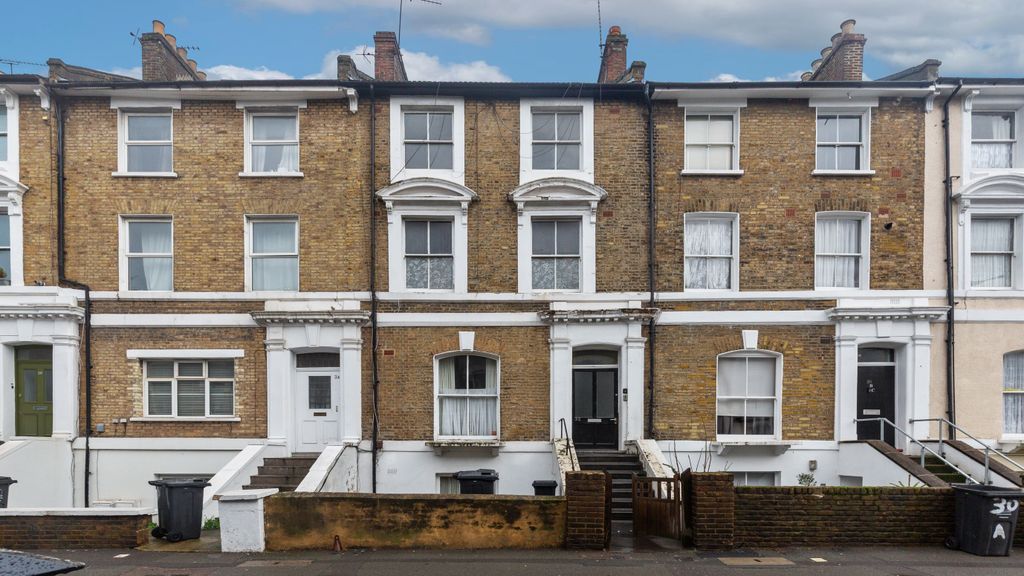 Property photo 1 of 11 Flat C, 32 Albion Road, Stoke Newington, London, N16 9Ph