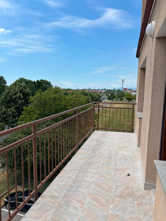 Property photo 1 of 23