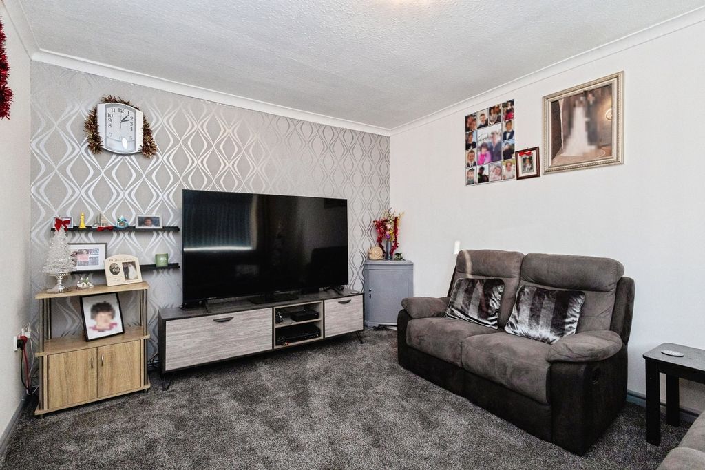 Property photo 3 of 21 Pbox-Img.Jpg