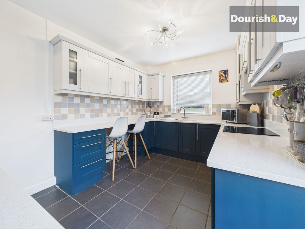 Property photo 3 of 14 Kitchen