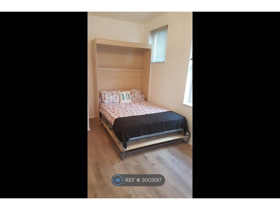 Property photo 2 of 6 Space-Saving Bed