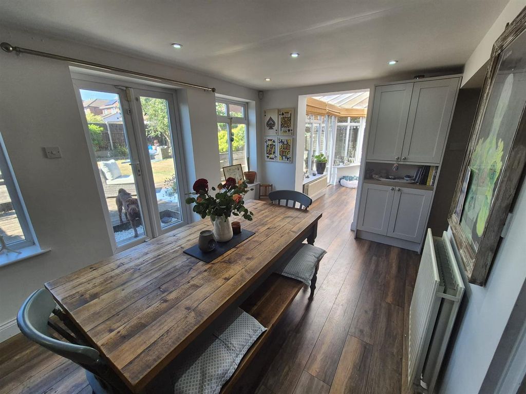 Property photo 3 of 33 Dining Room