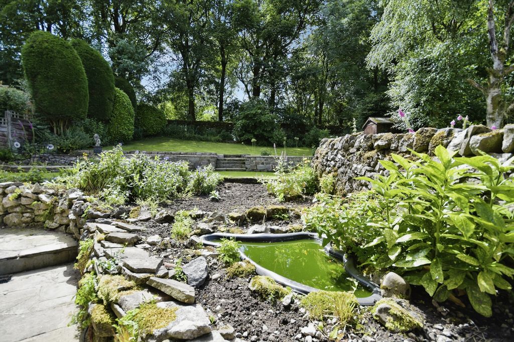 Property photo 2 of 16 Garden