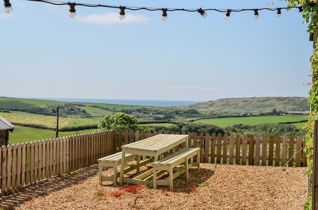 Property photo 3 of 59 1298221-65-682Df7...