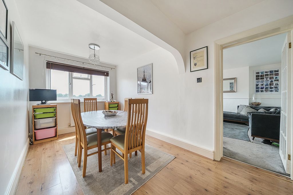 Property photo 2 of 16 1335307-10-6894B1...