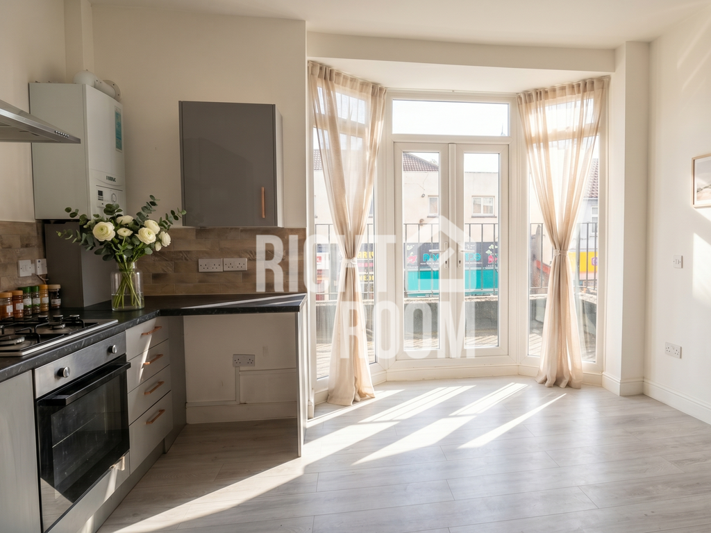 Additional image 9 of 5 bed flat to rent5 Bed Flat, Albert Road, Southsea PO5