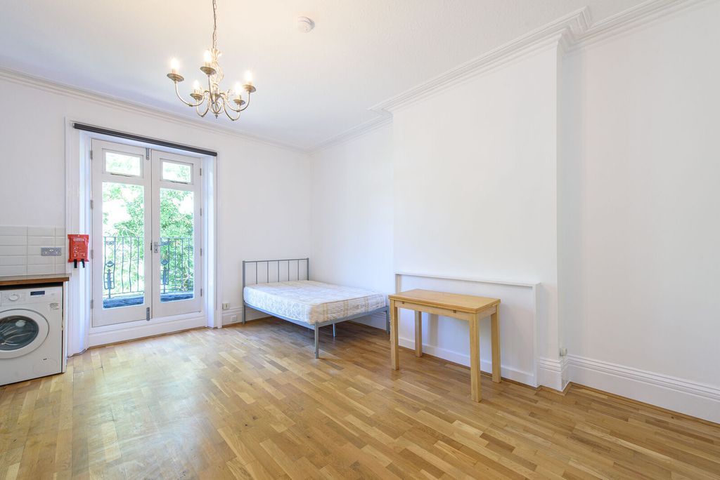 Property photo 2 of 7