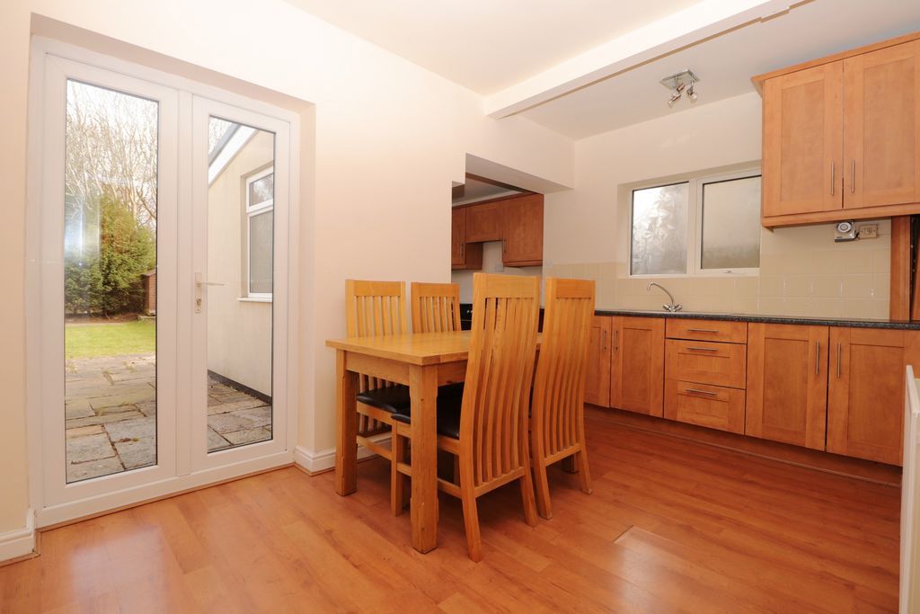 Property photo 3 of 26 L Shaped Dining Kitchen