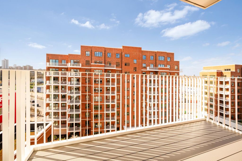 Property photo 2 of 11