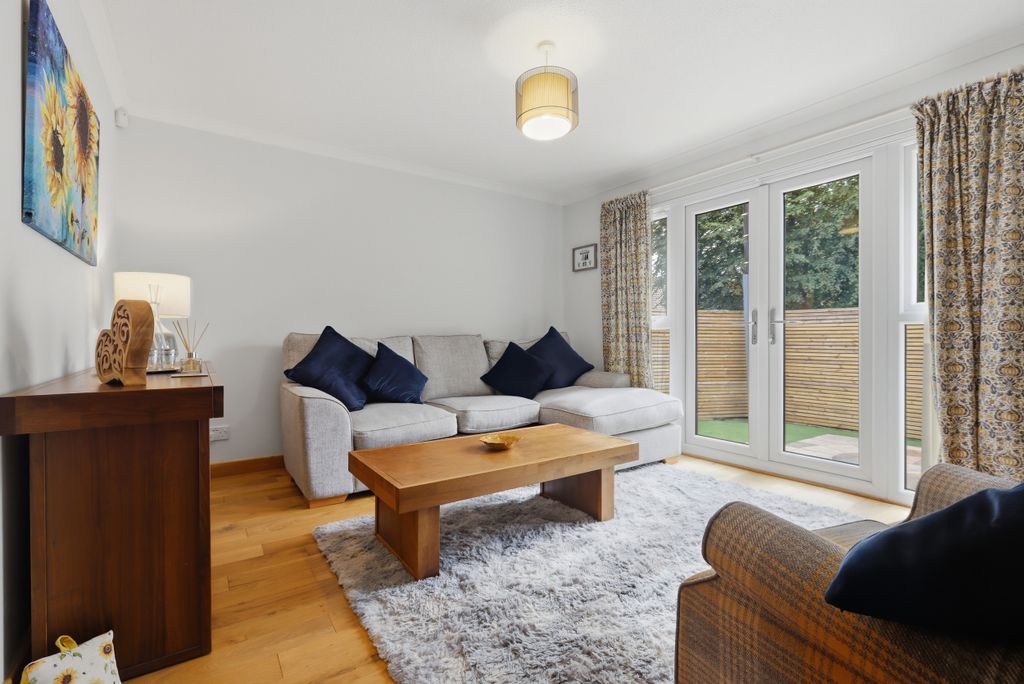 Property photo 2 of 32