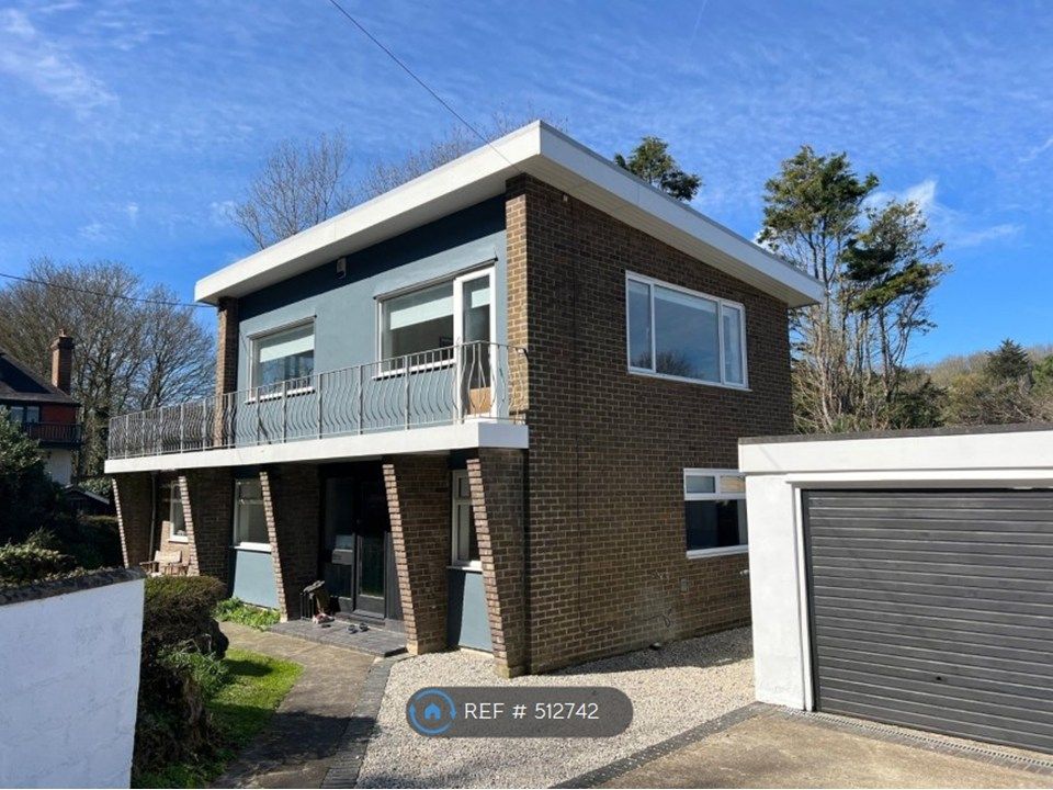 Property photo 1 of 15 4 Bed Detached House With Sea View