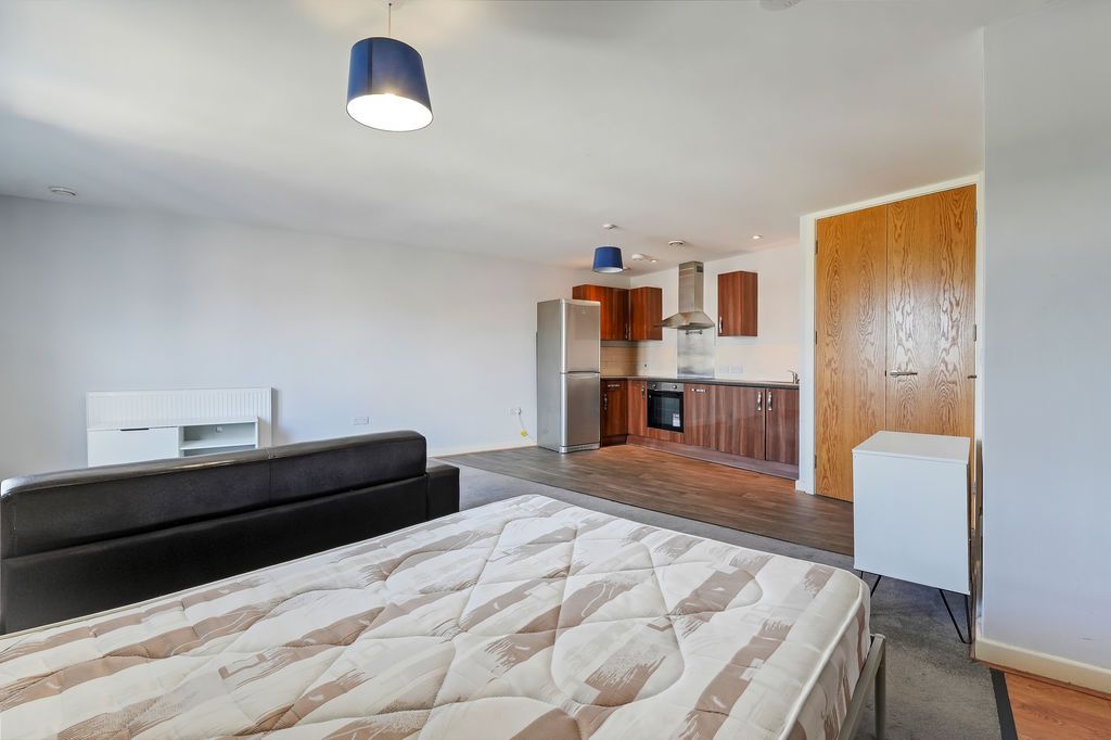 Property photo 3 of 12 Studio Living Space