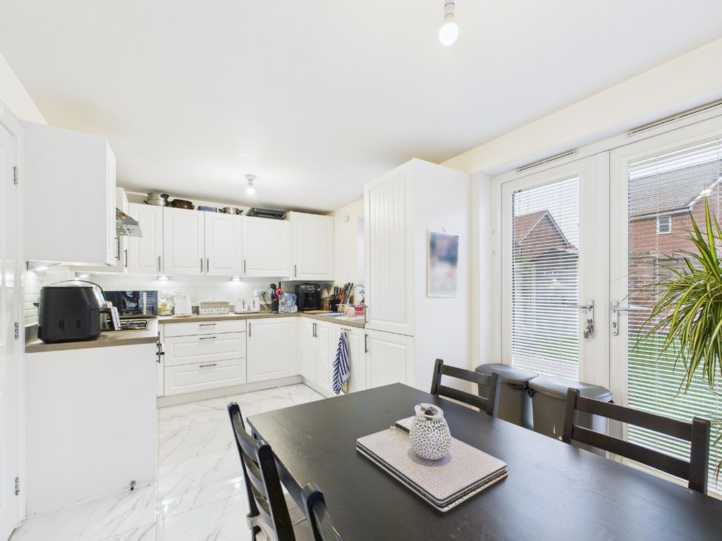 Property photo 3 of 20 4542517