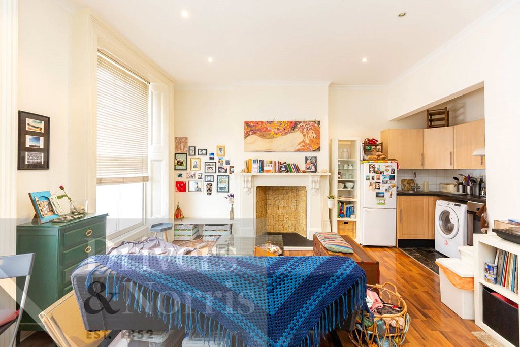 Property photo 3 of 5 Picture No. 04