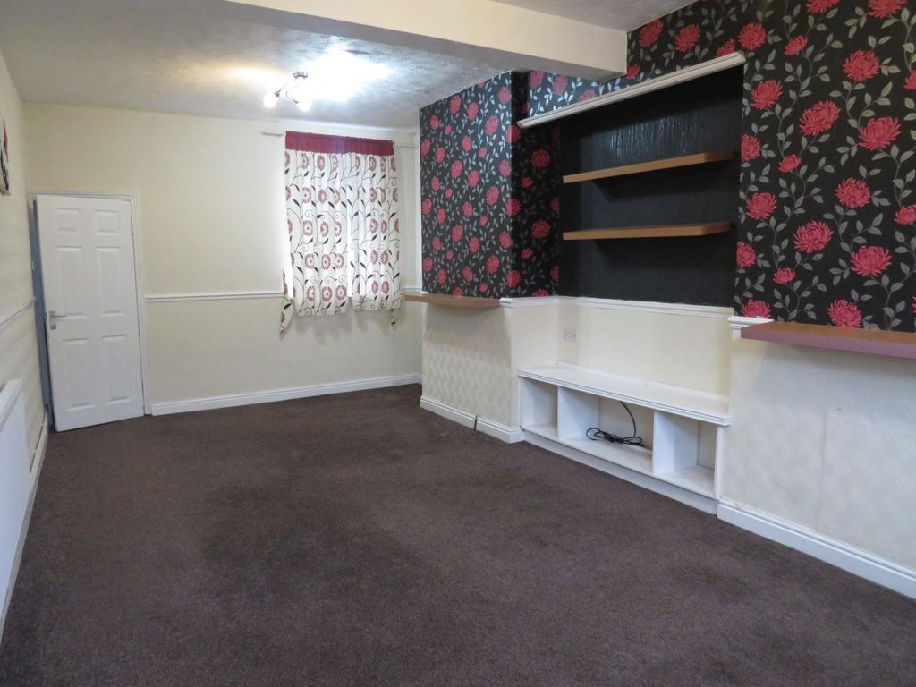 Property photo 3 of 8 Living Room