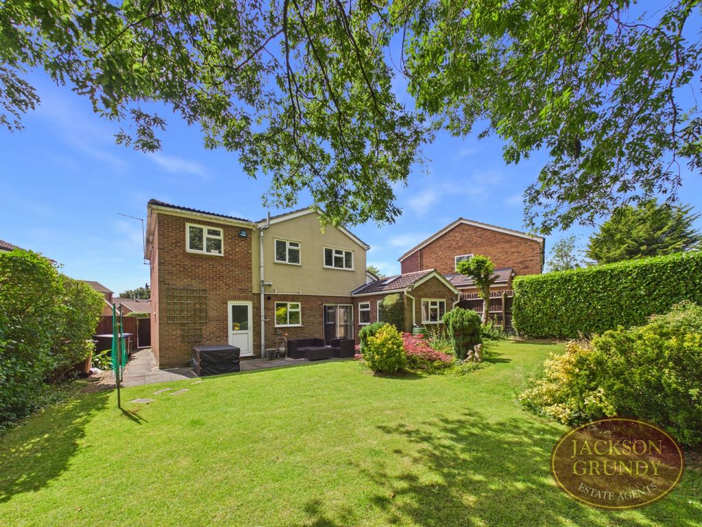 Property photo 2 of 25 Lingswood Park