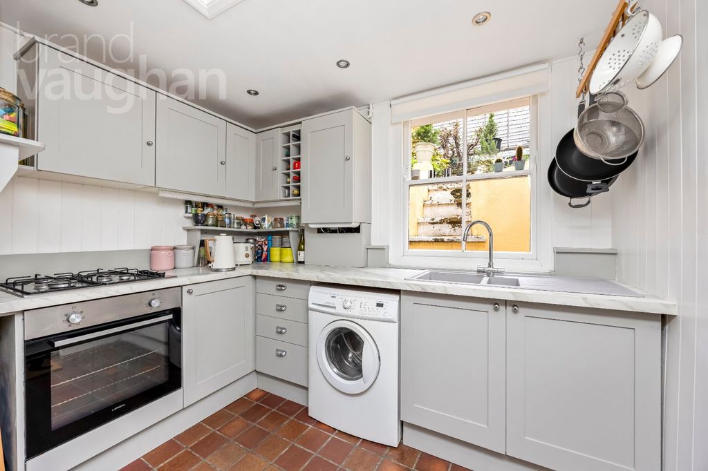 Property photo 2 of 18 Picture No. 26