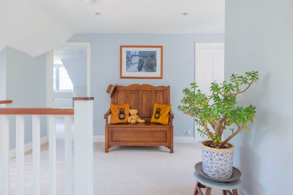 Property photo 2 of 3