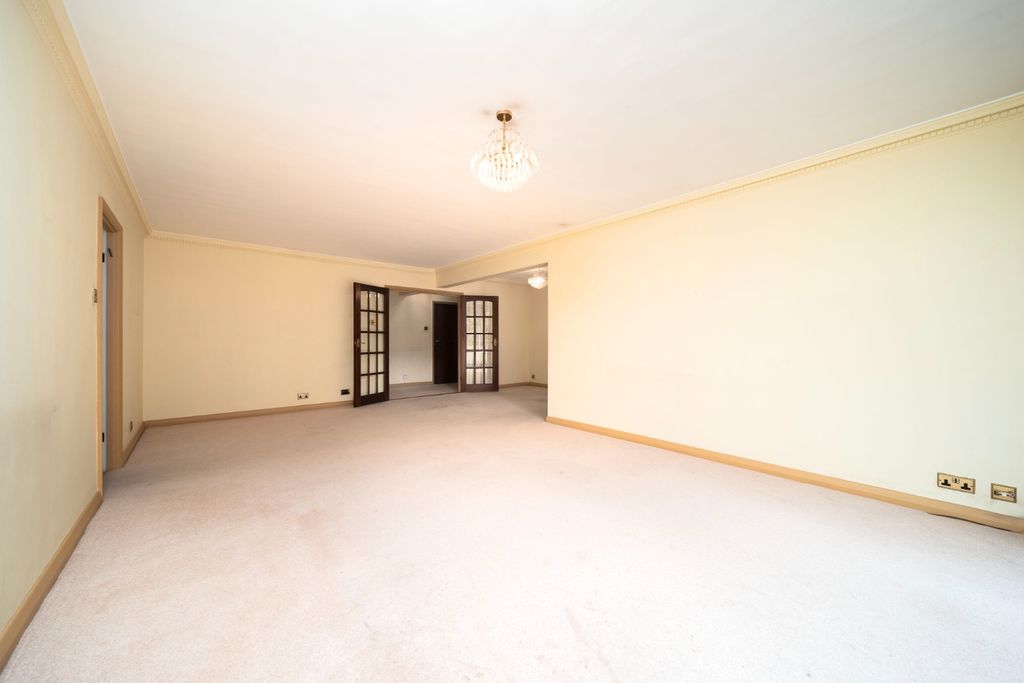 Property photo 3 of 13 5238953