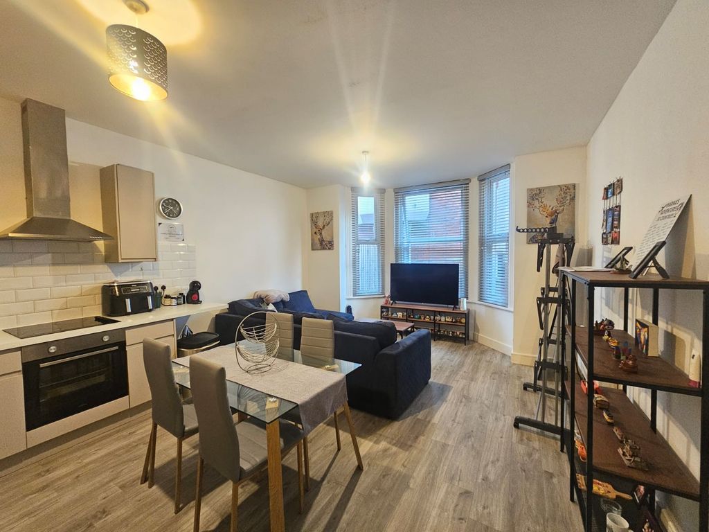 Property photo 1 of 8 Living Room