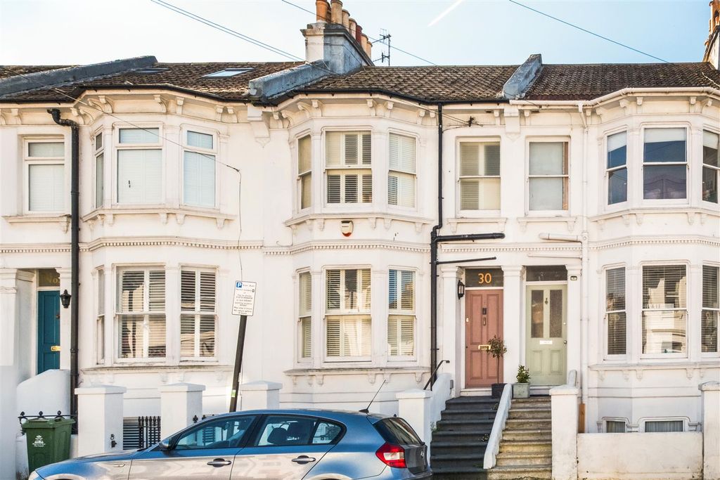 Property photo 1 of 24 Wordsworth Front.Jpg