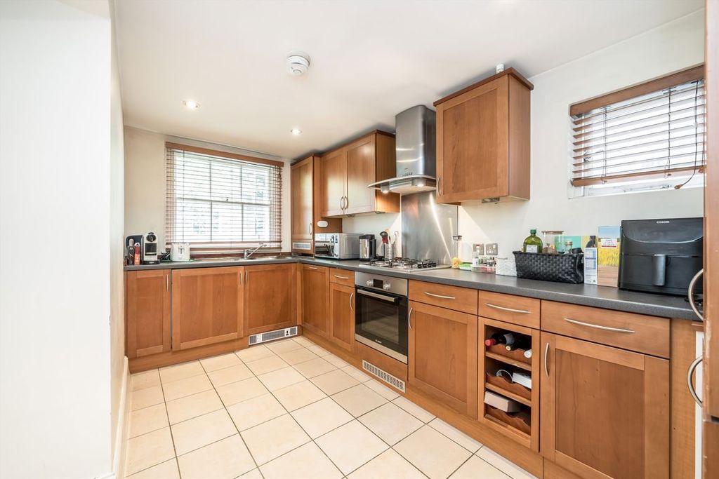 Property photo 3 of 6