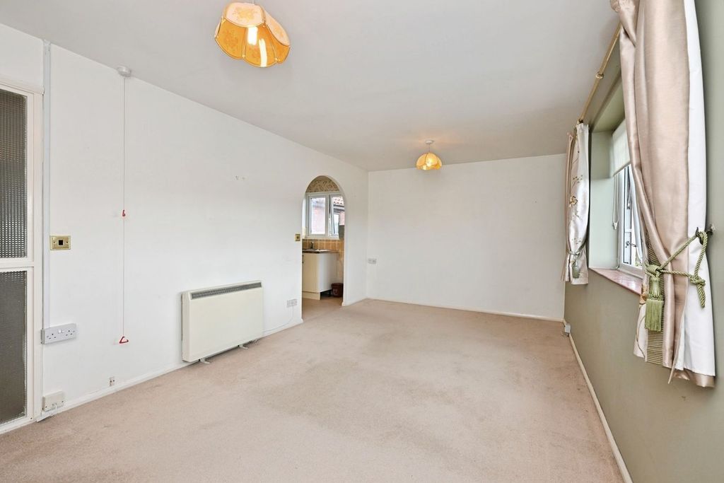 Property photo 2 of 16