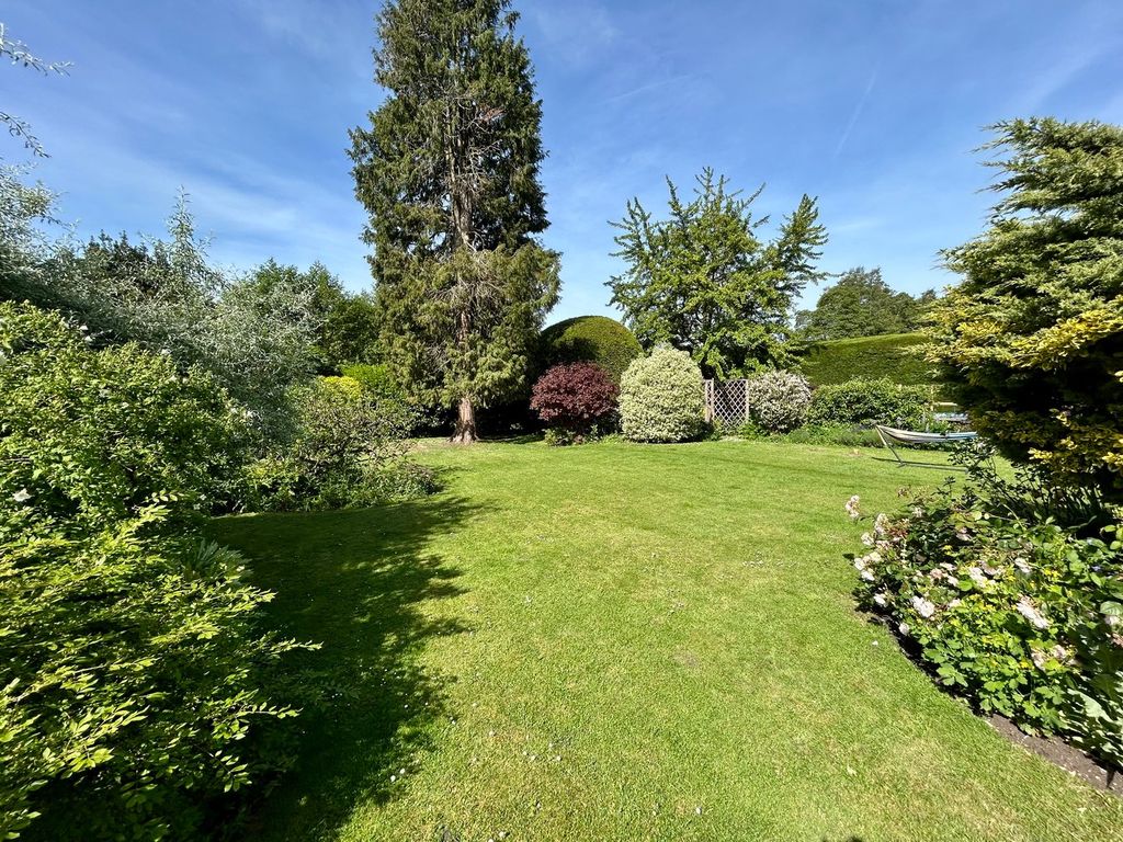 Property photo 2 of 23