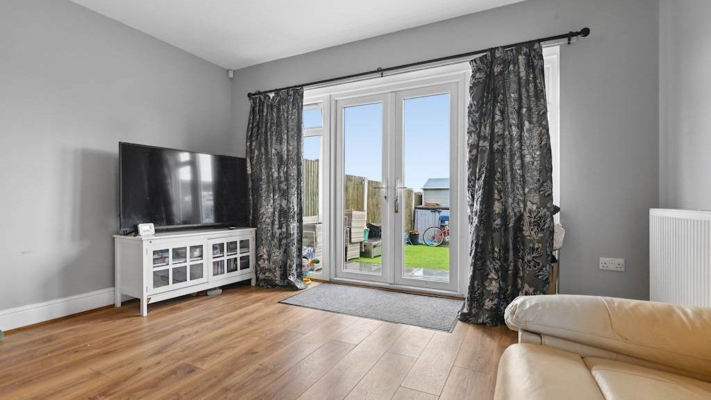 Property photo 2 of 11