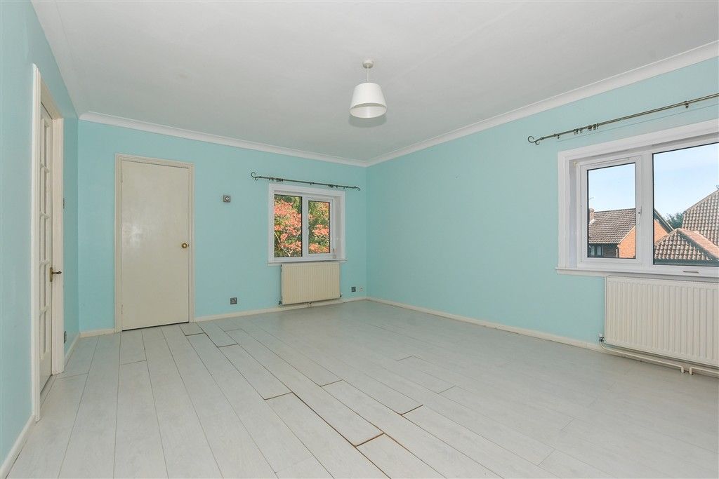 Property photo 3 of 10 Living Room