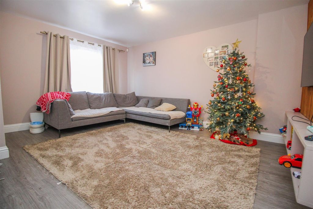 Property photo 2 of 12 Img_8148.Jpg