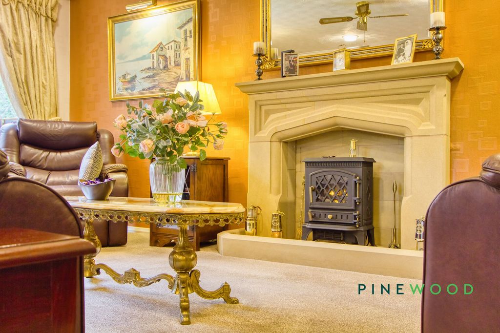 Property photo 2 of 26 Lounge