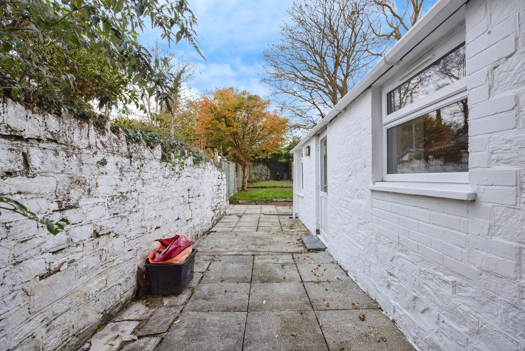 Property photo 3 of 17 Photo