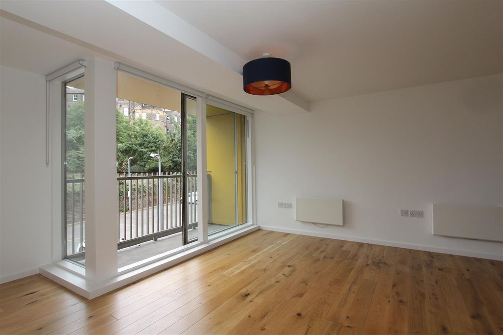 Property photo 3 of 8 Lr1.Jpg