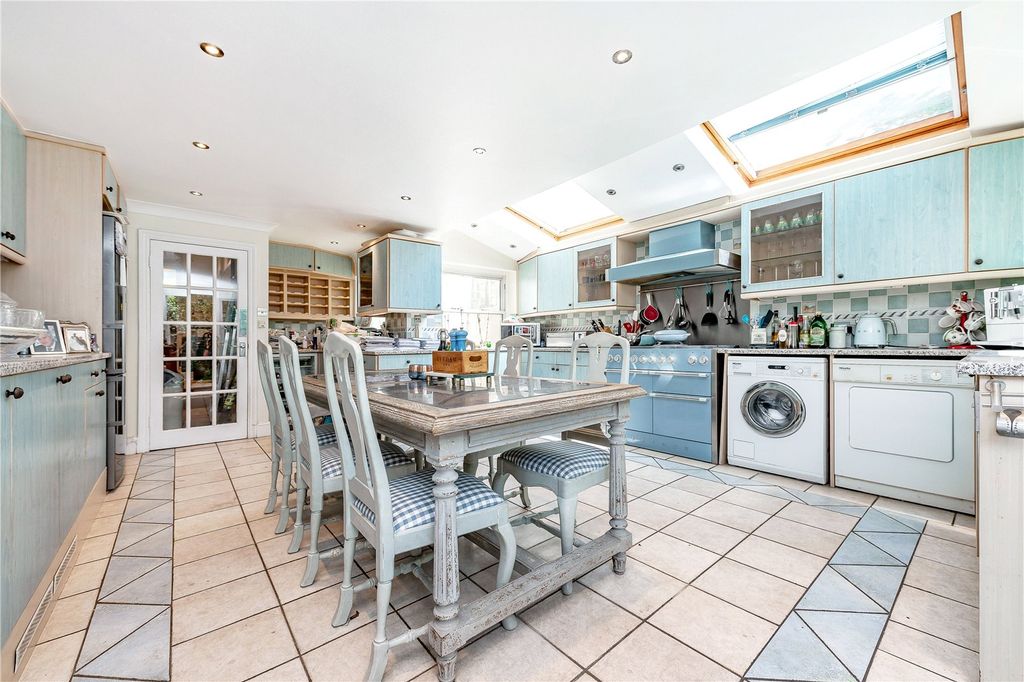 Property photo 3 of 11