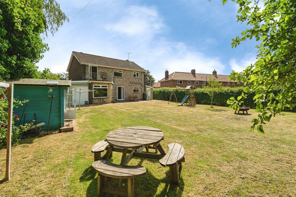 Property photo 2 of 19