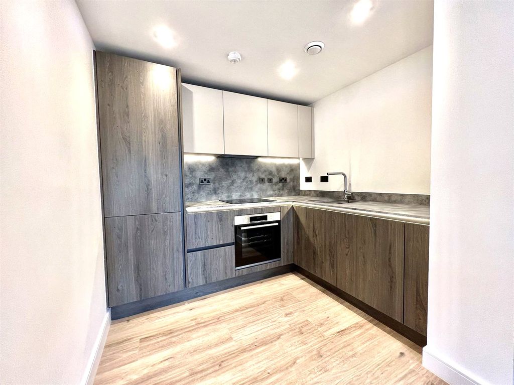 Property photo 3 of 8 Picture 3