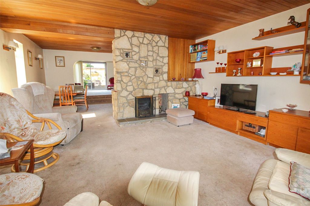Property photo 2 of 16 Picture No. 18