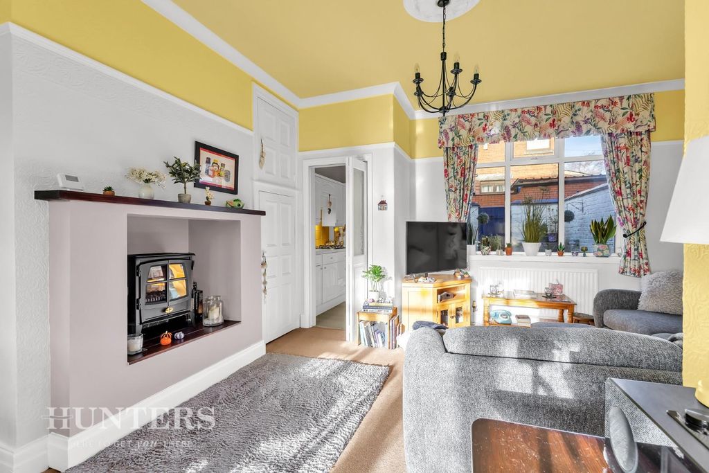 Property photo 2 of 23 Living Room & Dining Area