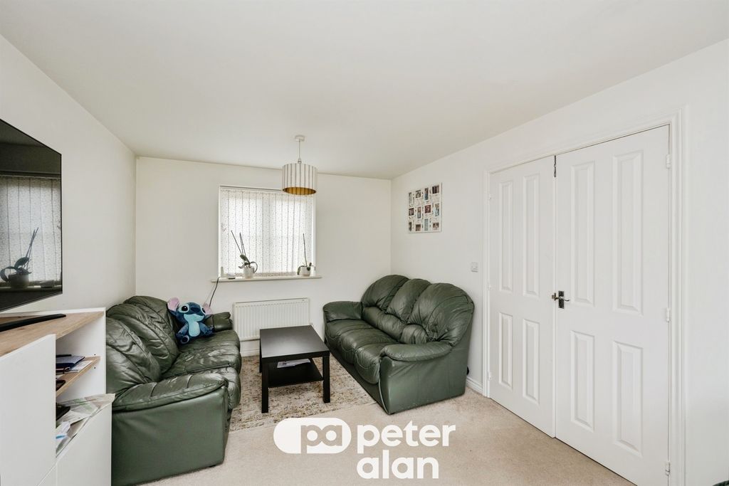 Property photo 3 of 20