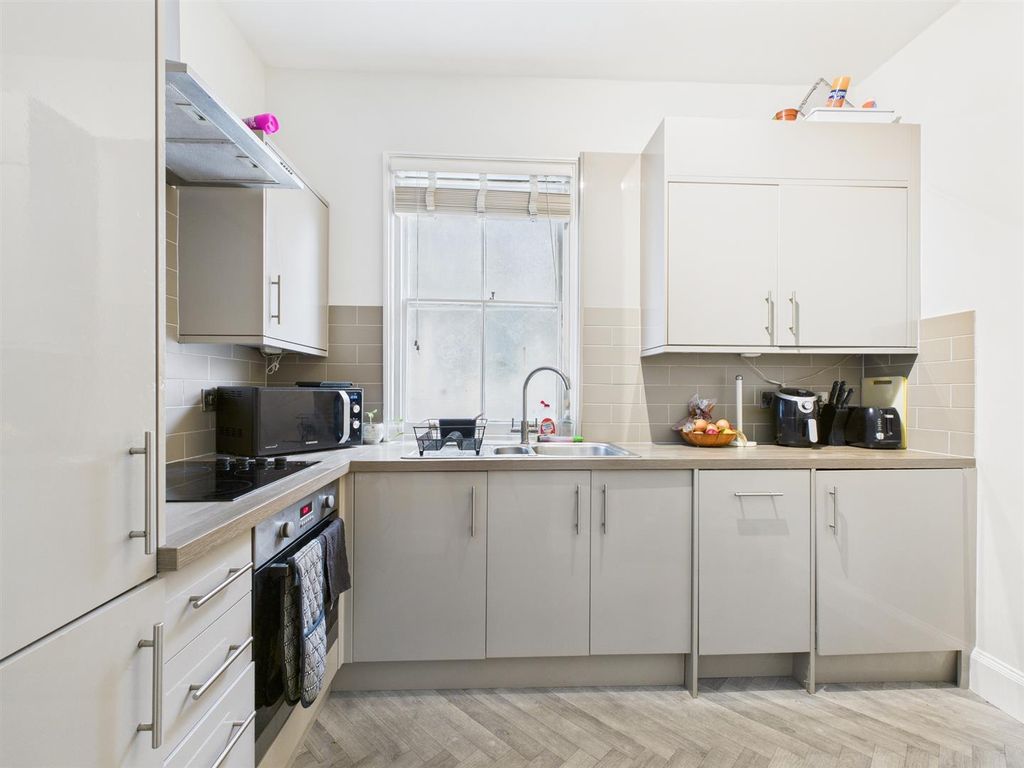 Property photo 2 of 7 Cam04311G0-Pr0091-Still006.Jpg