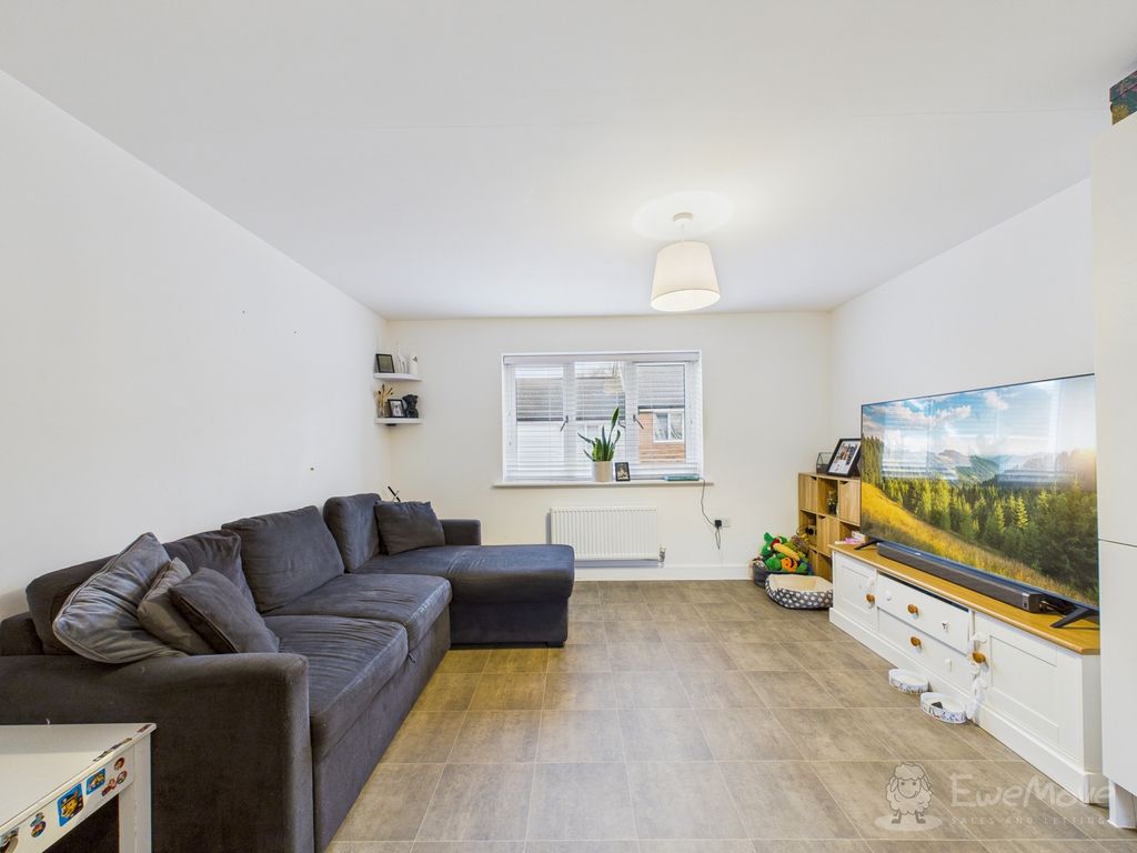 Property photo 2 of 9 Living Room