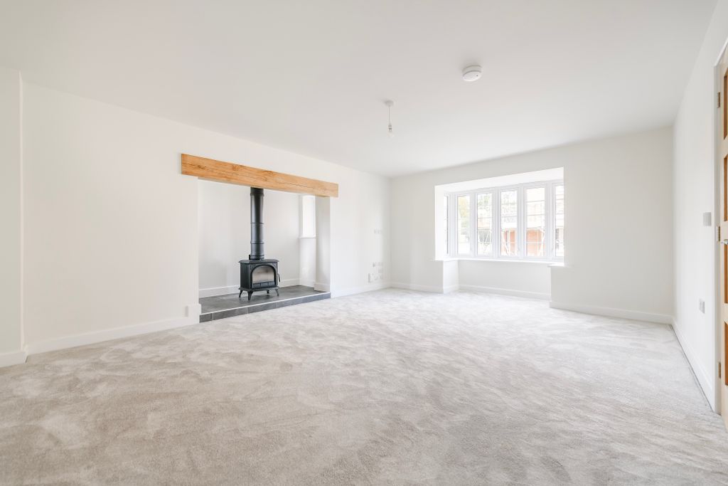 Property photo 3 of 14 Living Room