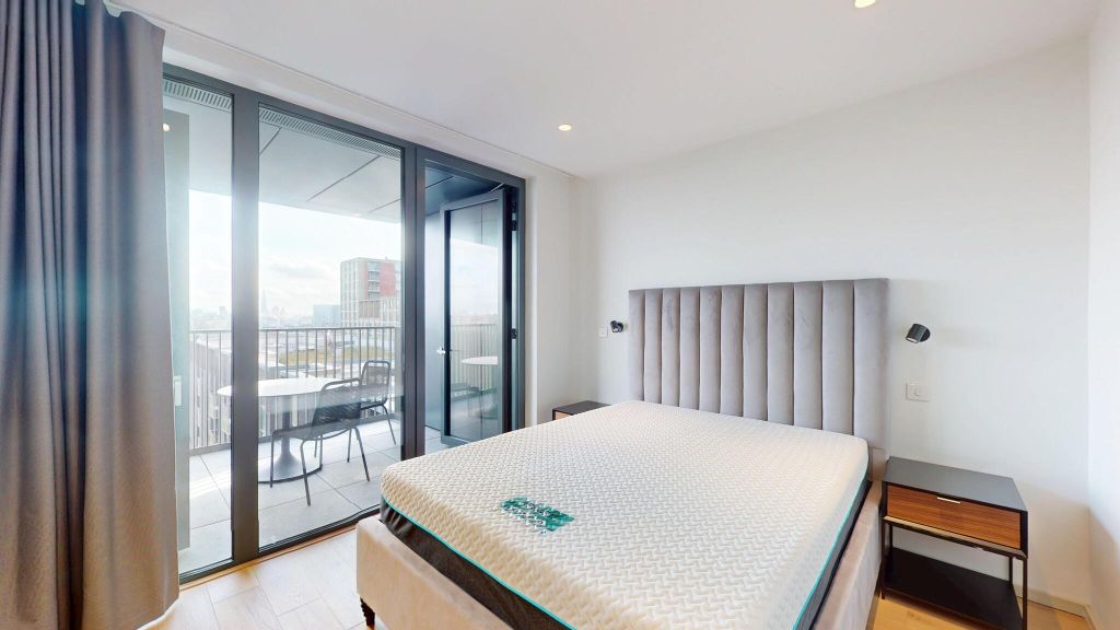 Property photo 3 of 27 Bedroom