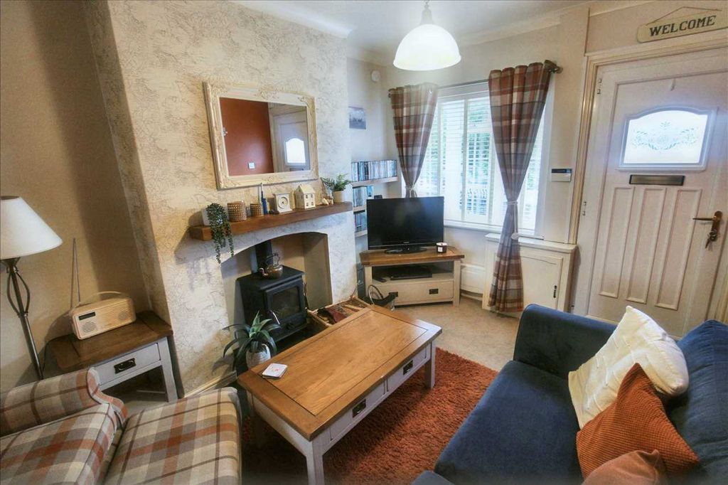 Property photo 2 of 25 Lounge Area