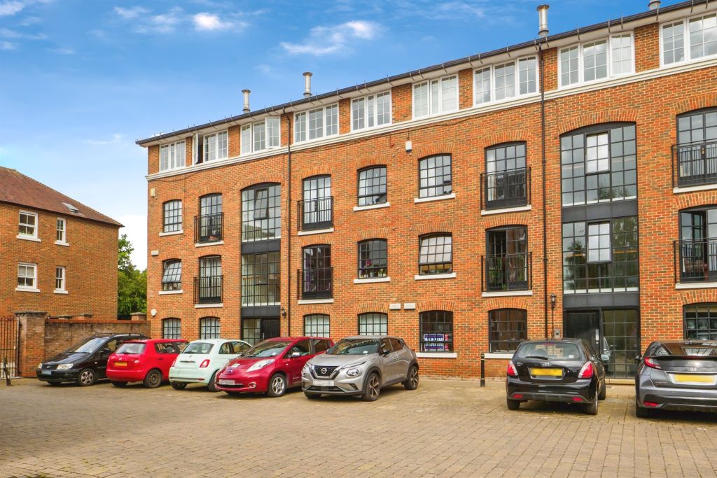 Property photo 1 of 17