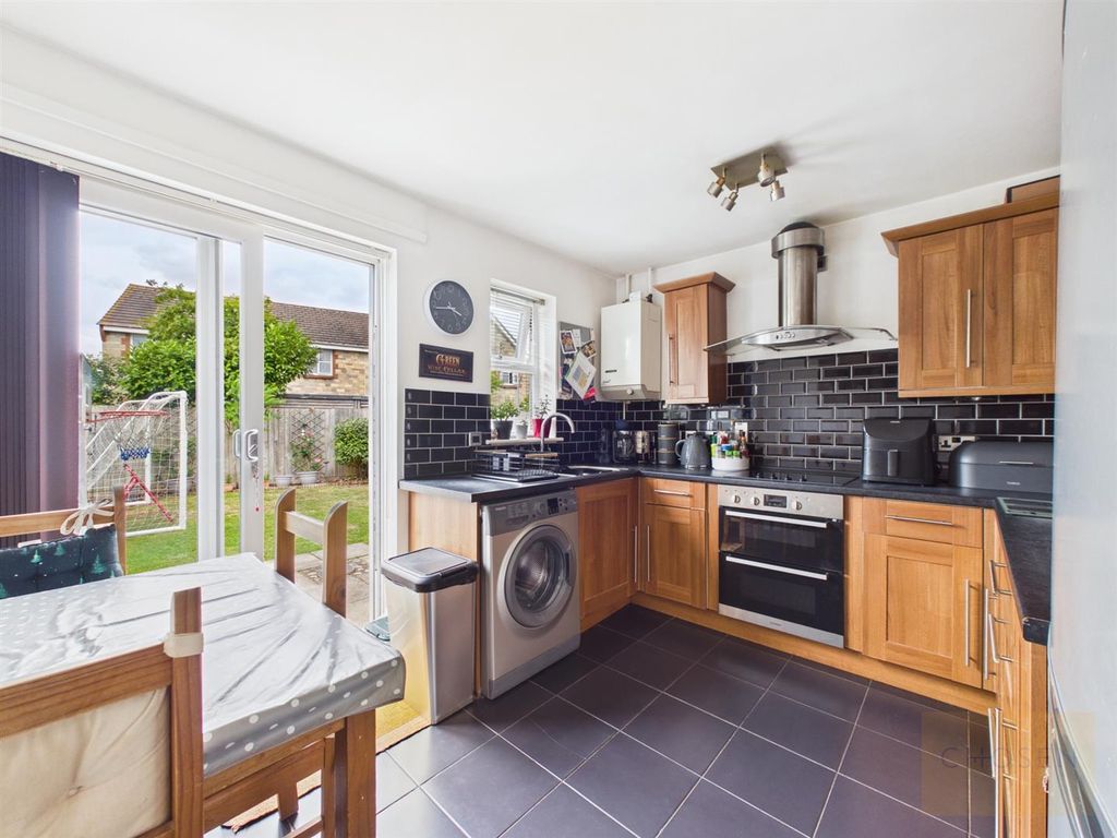 Property photo 2 of 11