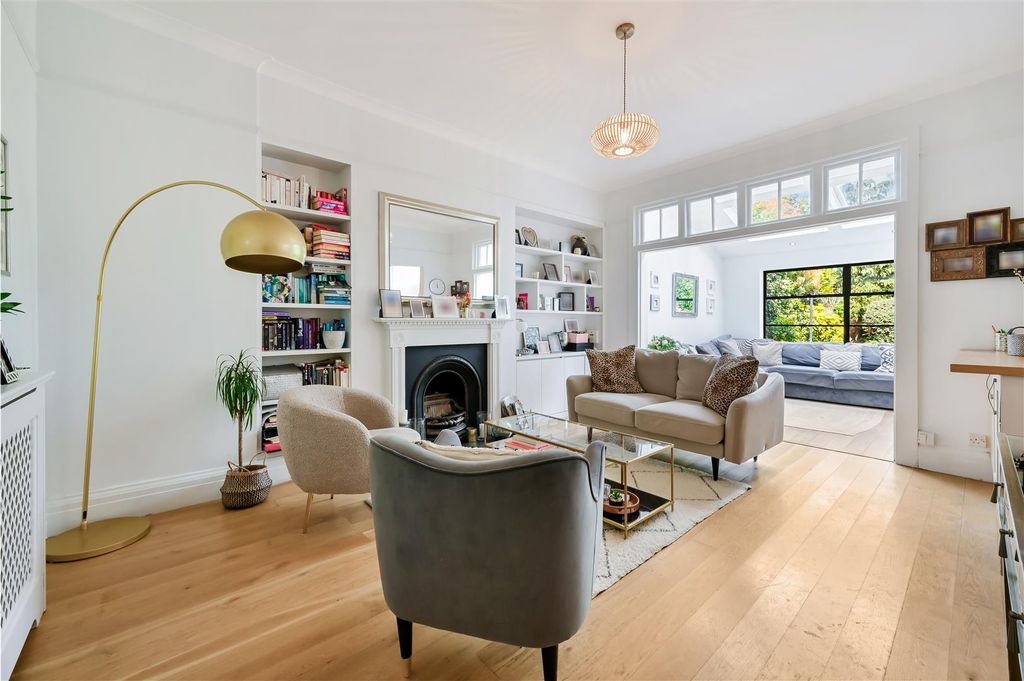Property photo 1 of 20 Melbury Gardens, 86B-18.Jpg