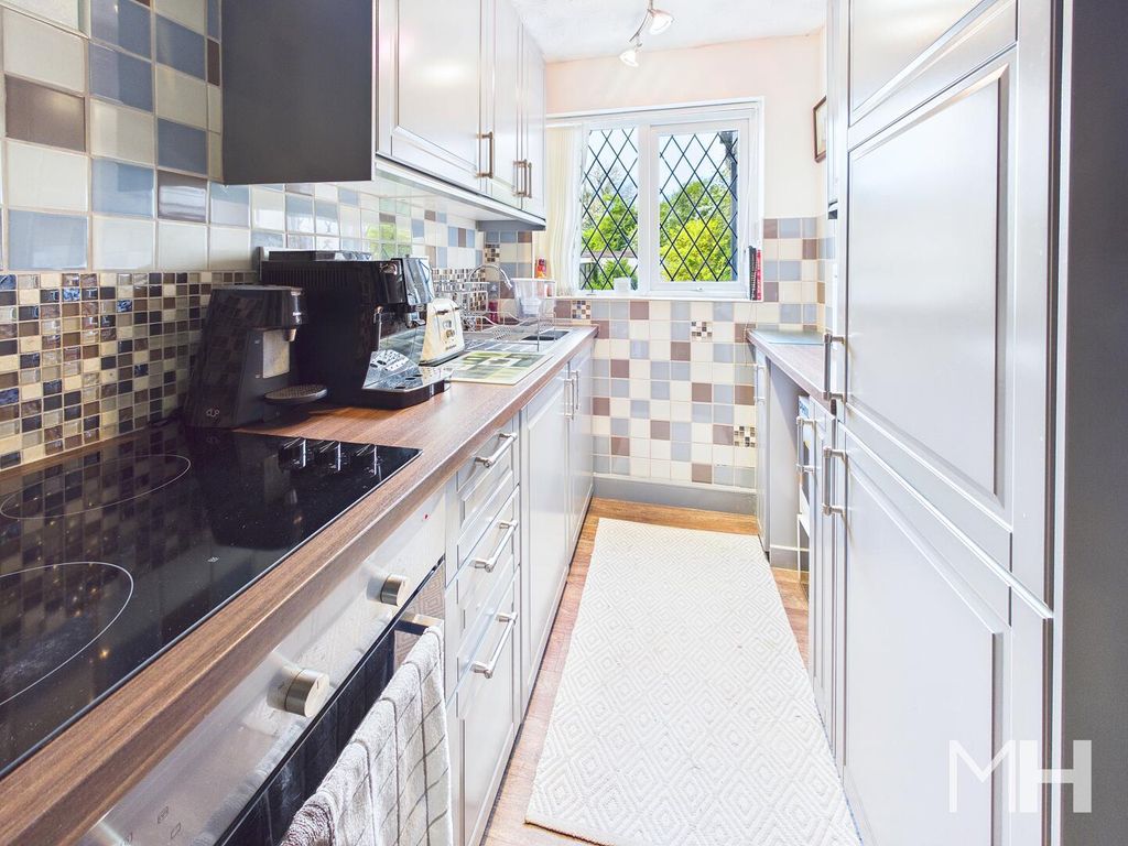 Property photo 2 of 15 Kitchen