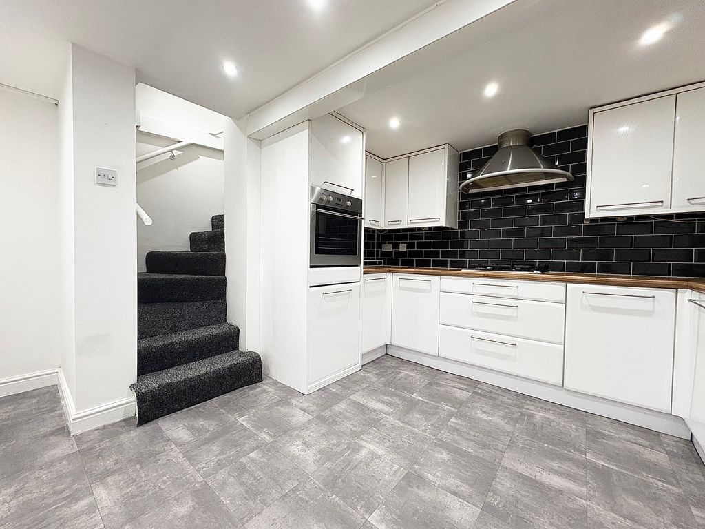 Property photo 1 of 12 Kitchen